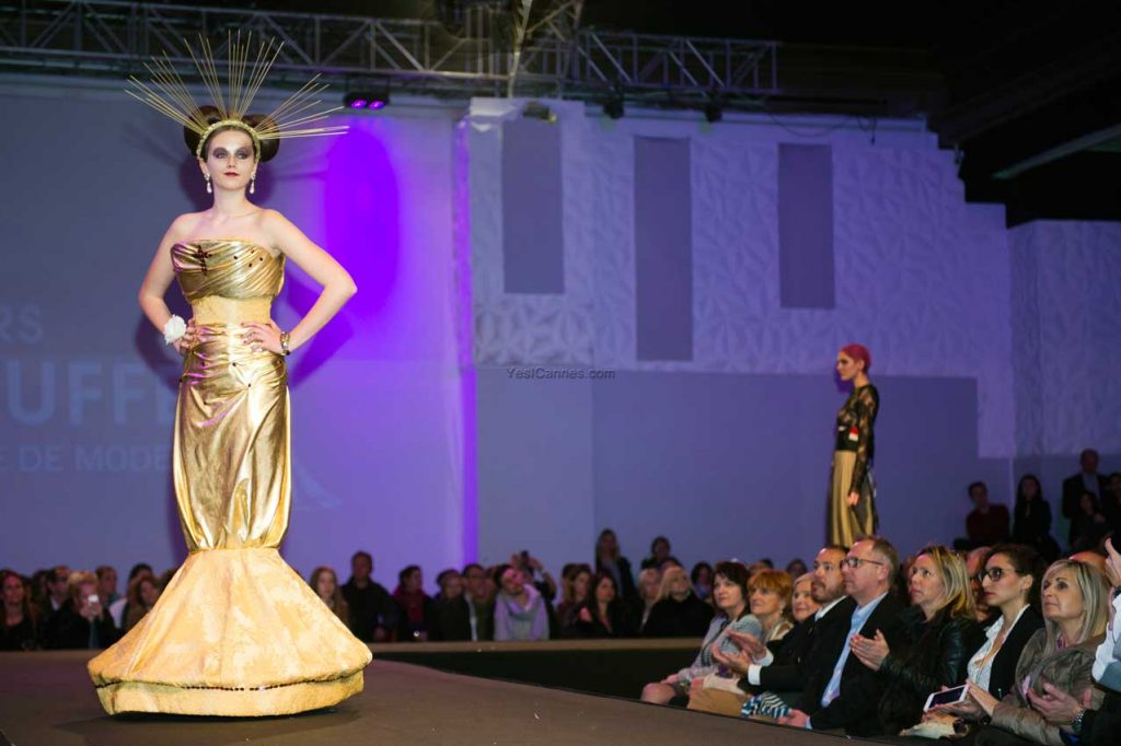 Cours Aline Buffet, Défilé Spectaculaire et Théâtral - YesICannes.com Cours Aline Buffet, Défilé Spectaculaire et Théâtral - YesICannes.com