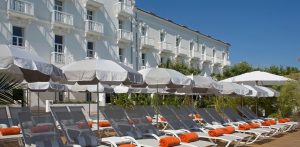 grand hotel des sablettes plage