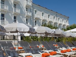 grand hotel des sablettes plage