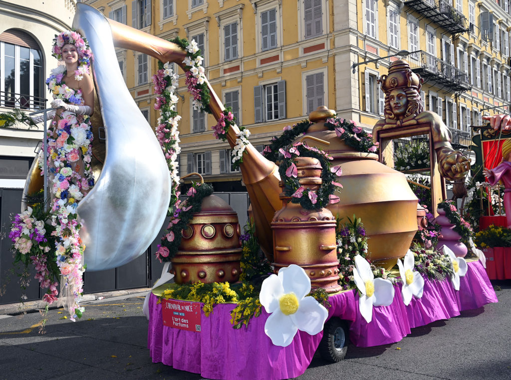 grande parade carnaval roi trésors monde