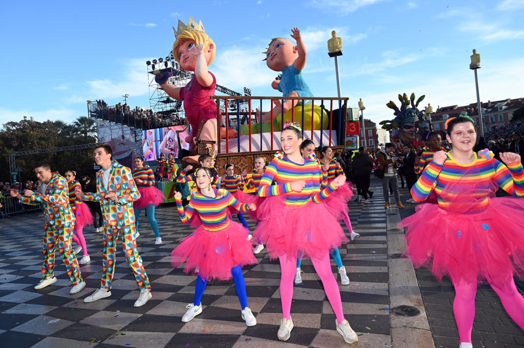 grande parade carnaval roi trésors monde