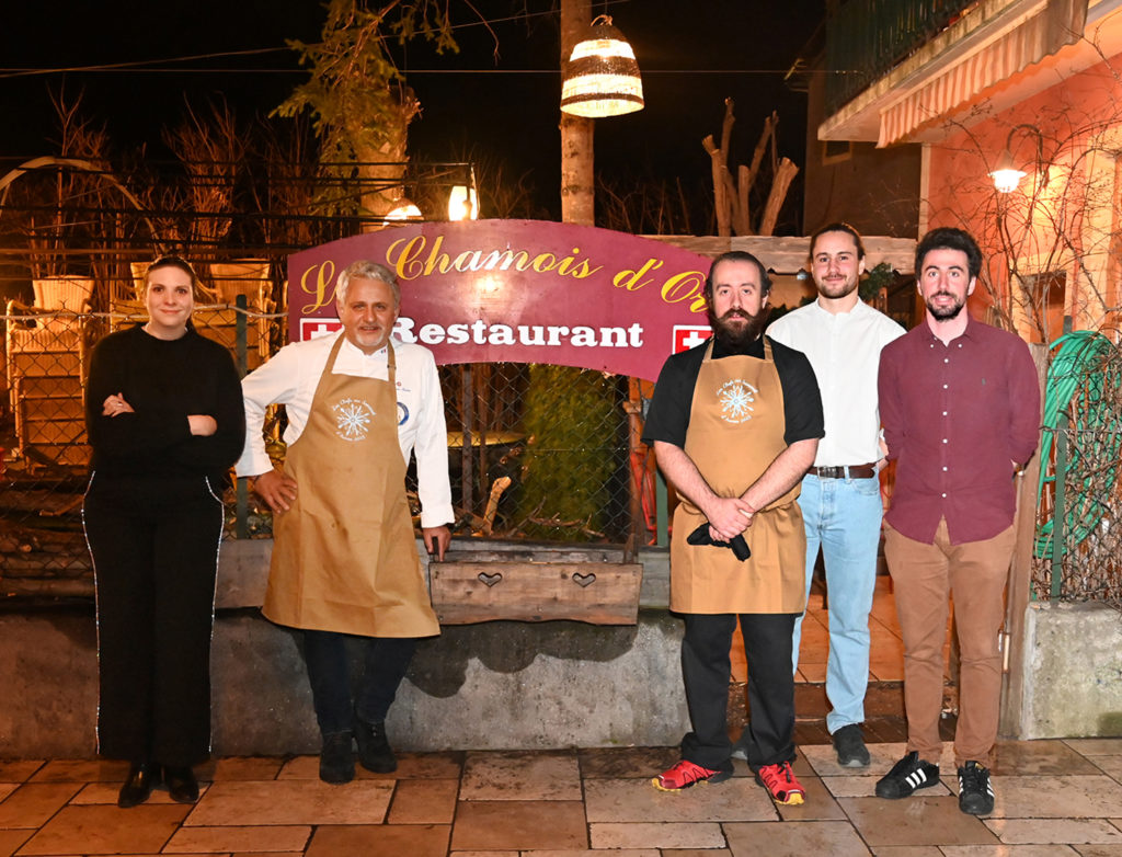 chefs sommet auron toques brûlées enflamment pistes