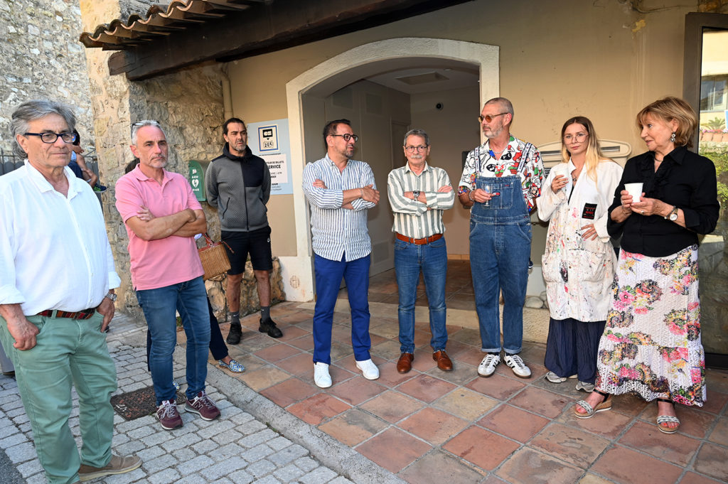 lavoir mougins expose artistes locaux