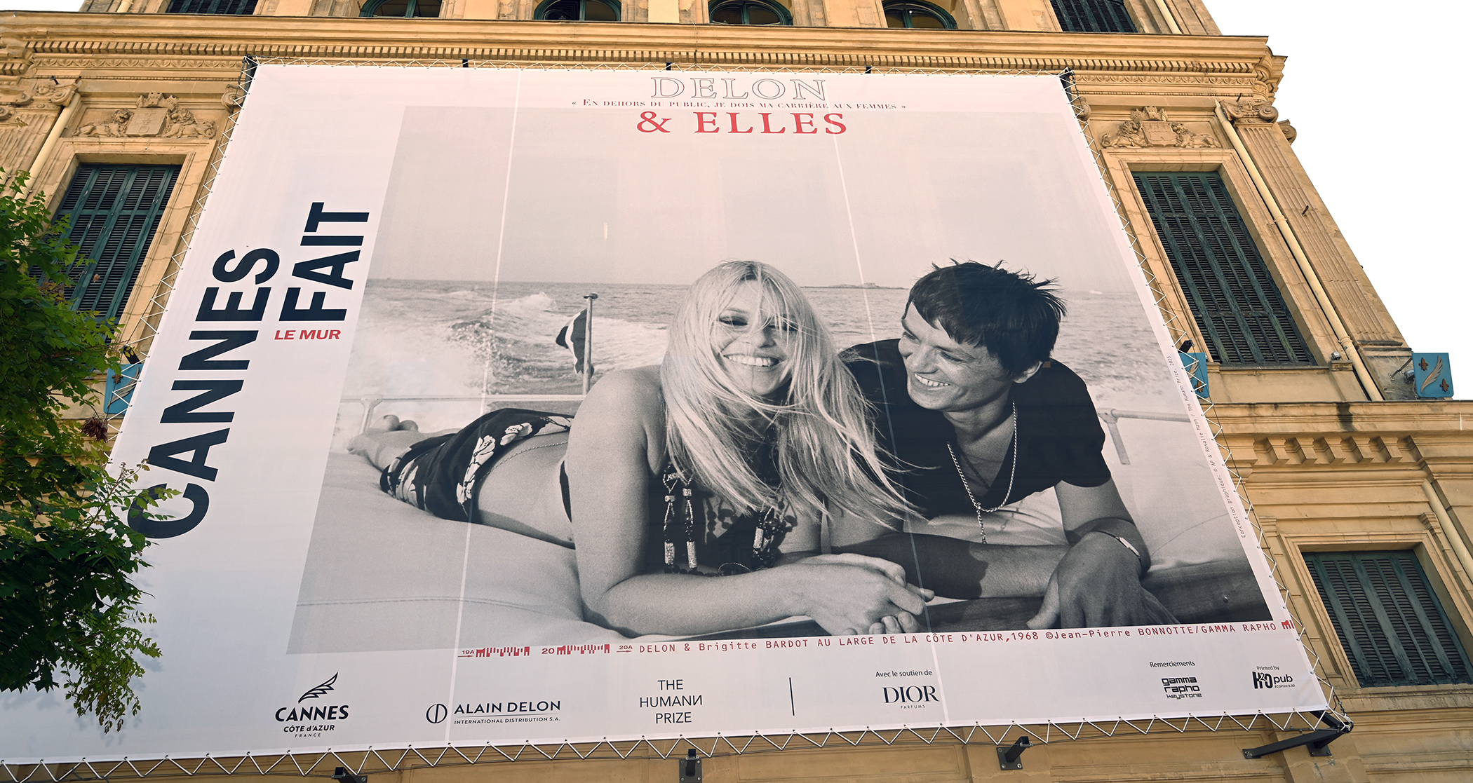 exposition delon elles cannes