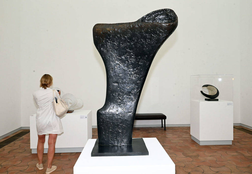 barbara hepworth andré ostier fondation maeght