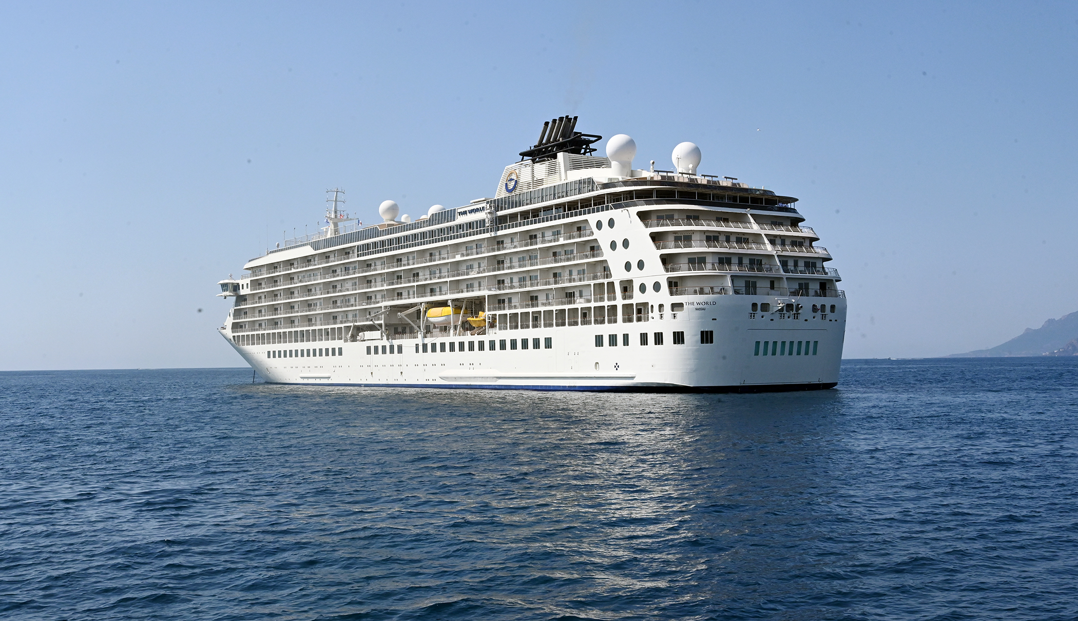 superyacht the world résidence