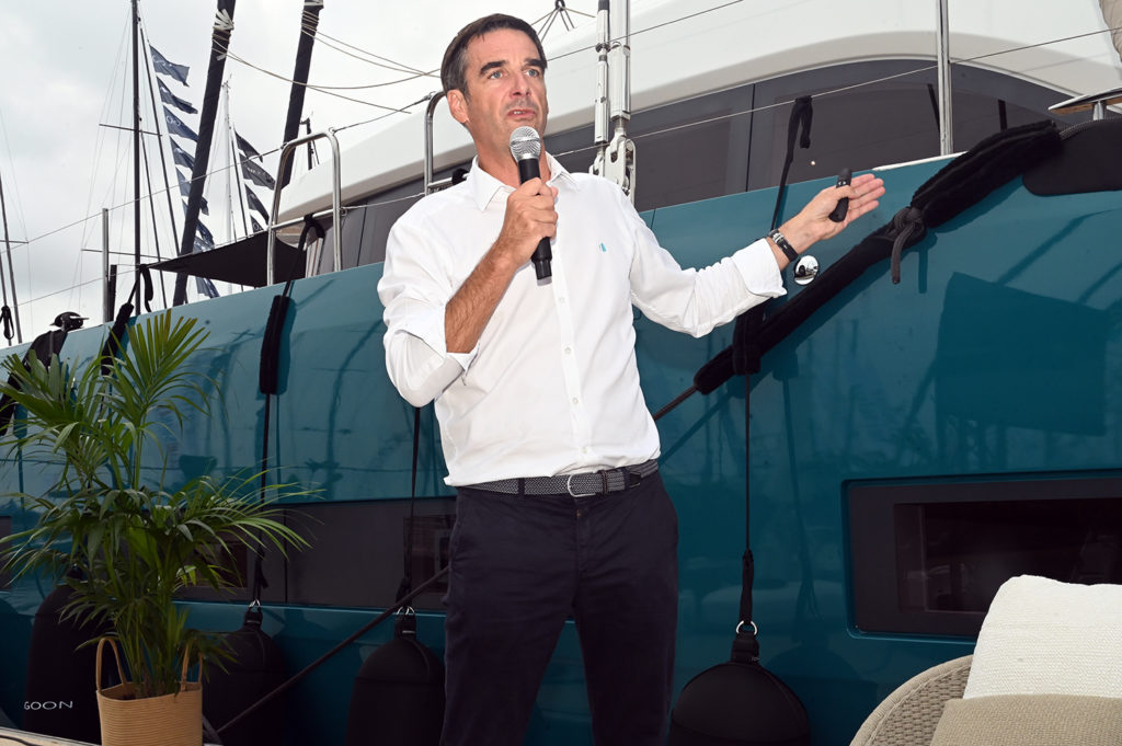 cannes yachting festival hisse haut voiles