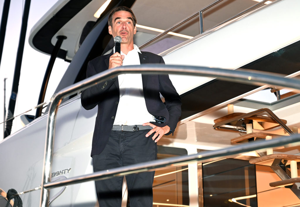 cannes yachting festival hisse haut voiles