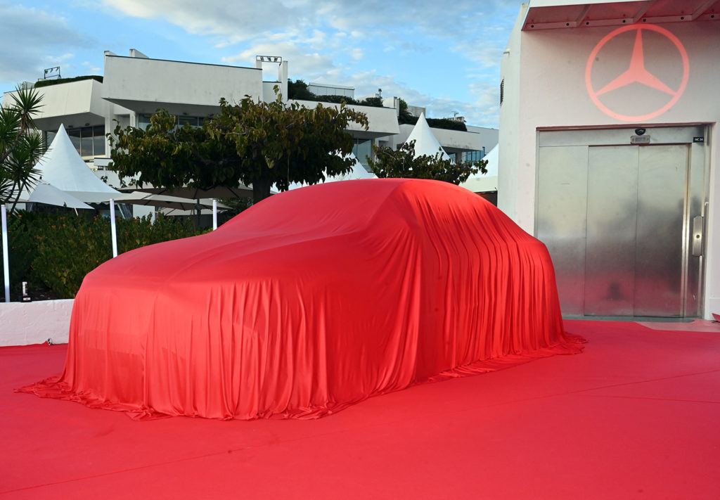 cannes yachting festival hisse haut voiles