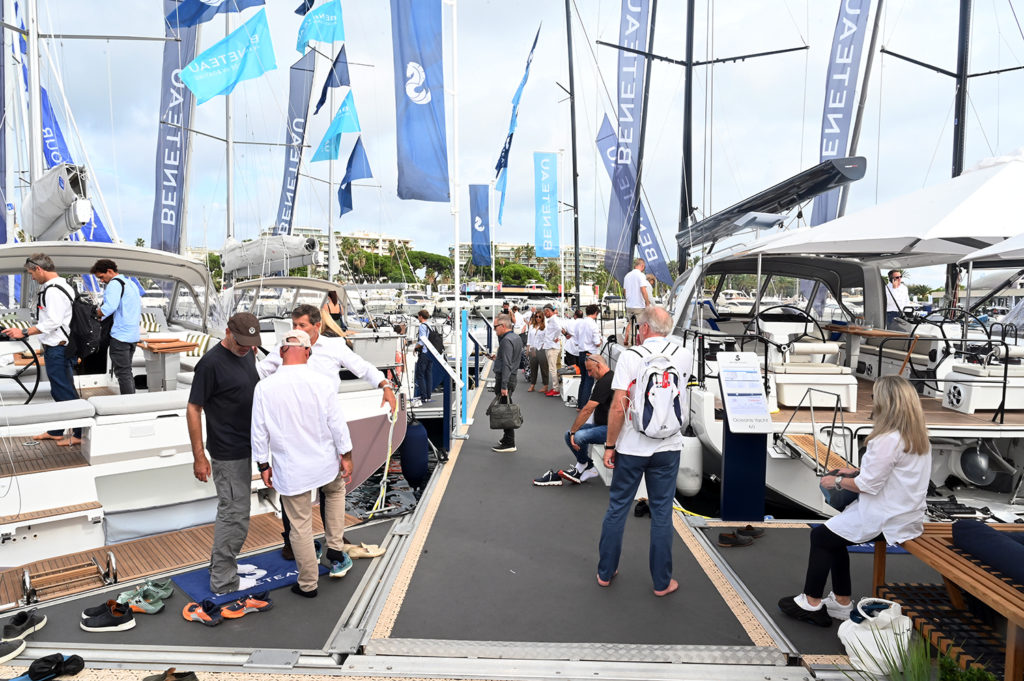 cannes yachting festival hisse haut voiles