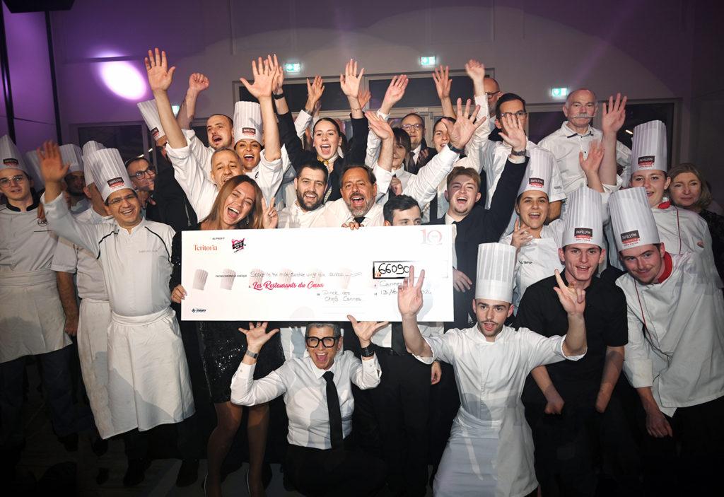 cannes met table restos cœur