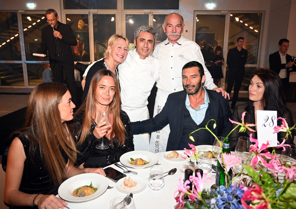 cannes met table restos cœur