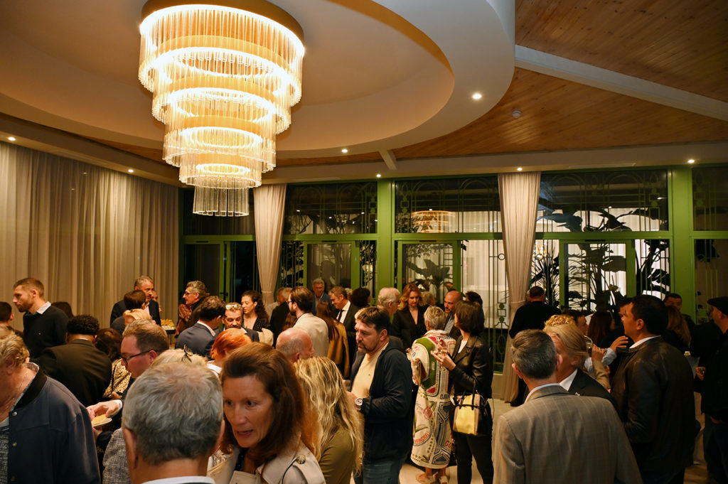 ambassador nice carré dor