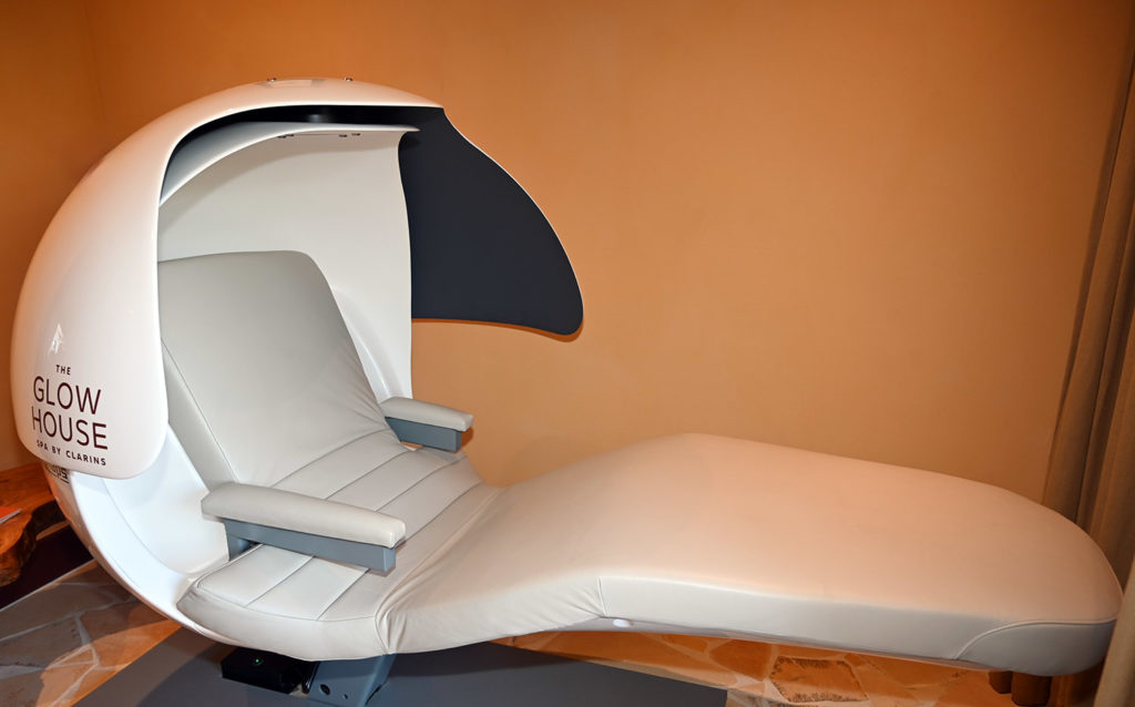 the glow house spa by clarins