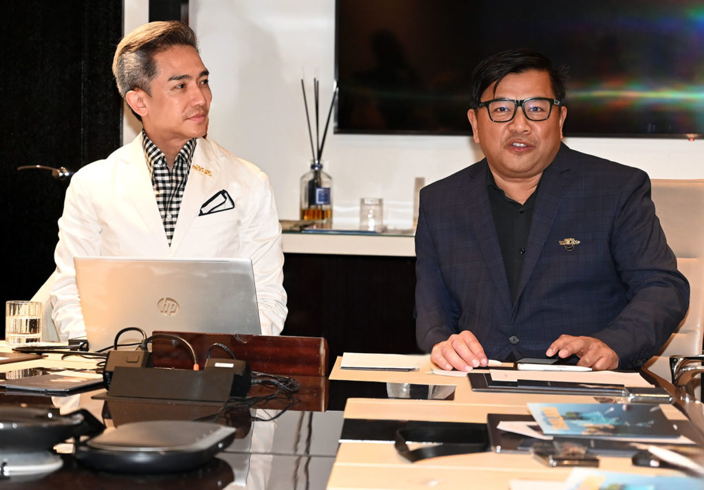 palm beach cannes village noël