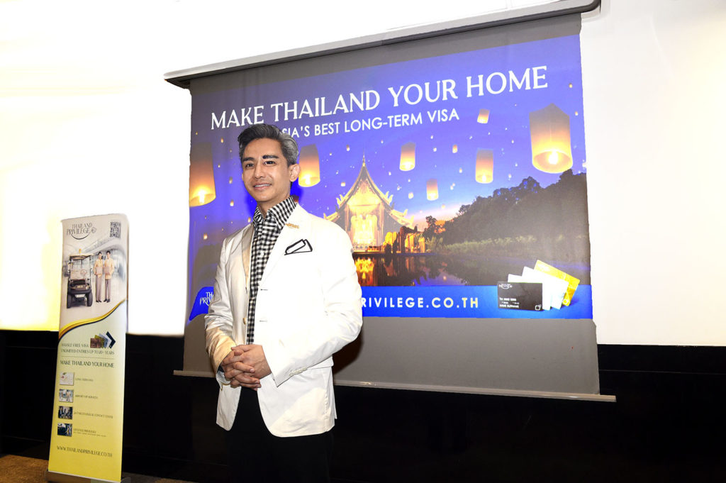 palm beach cannes village noël