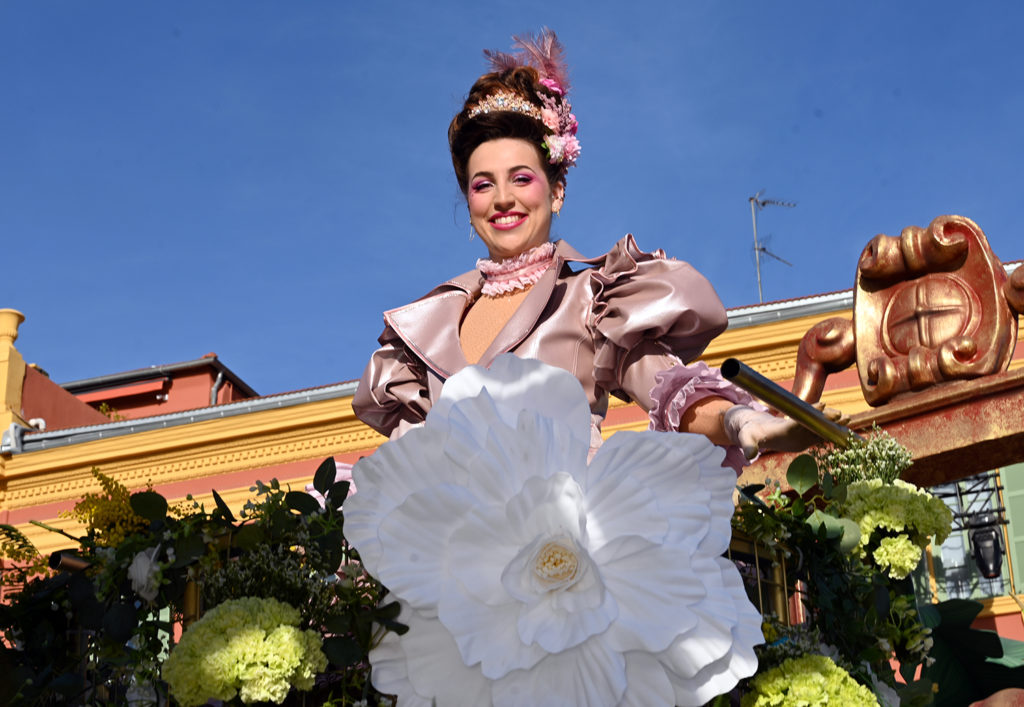 vive reine batailles fleurs nice