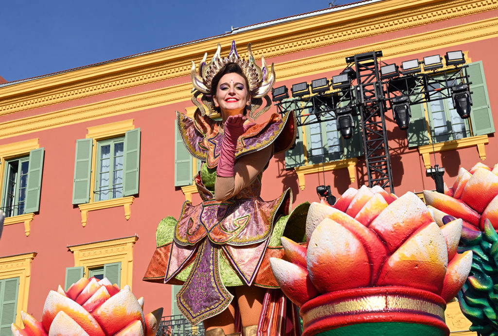 vive reine batailles fleurs nice