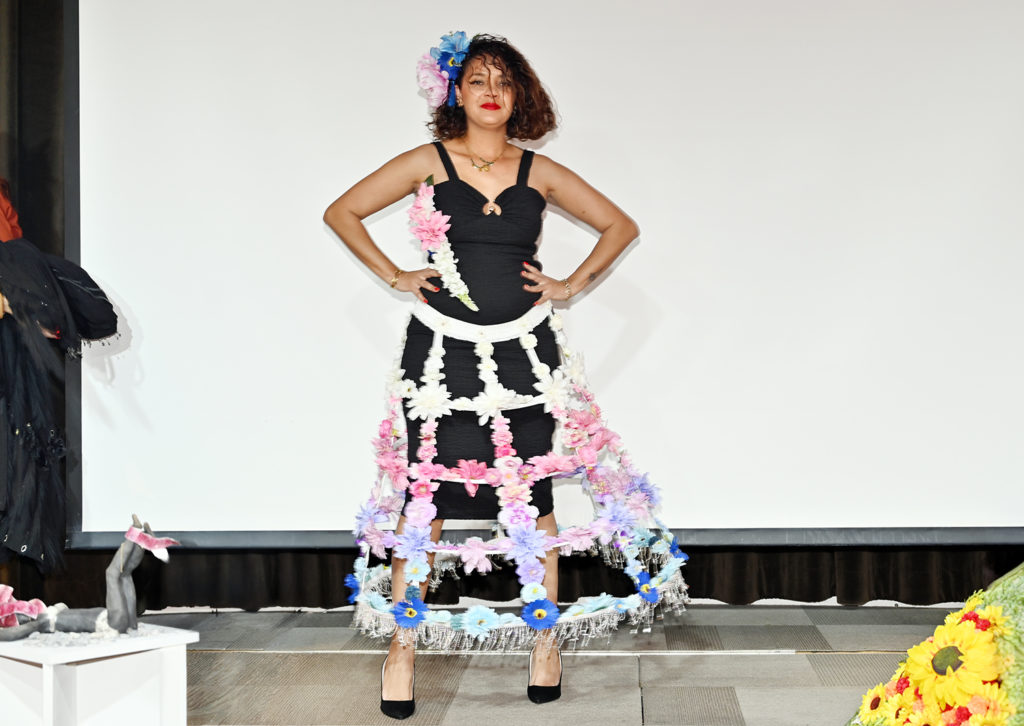 festival pin up nice