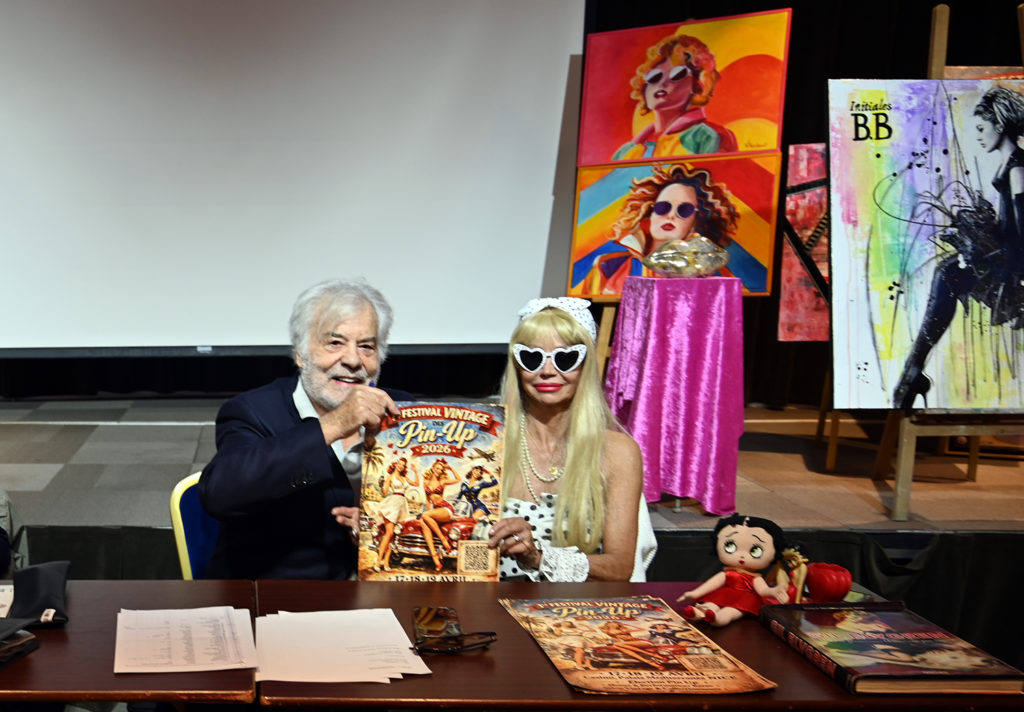 festival pin up nice