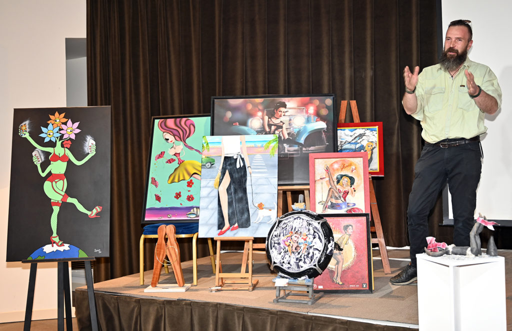 festival pin up nice