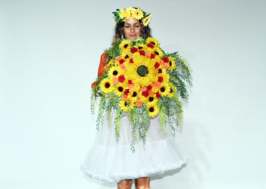 festival pin up nice