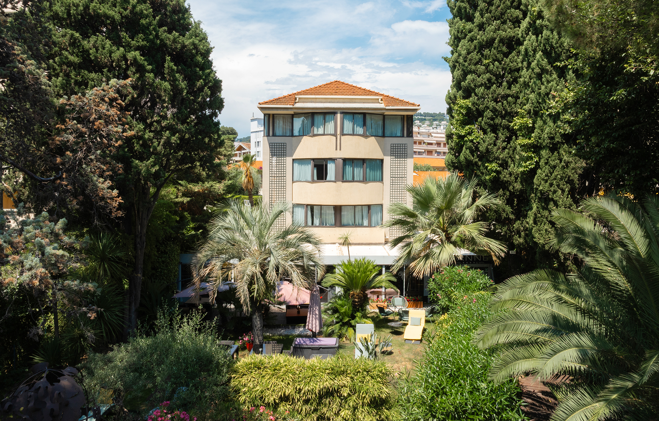 hôtels cézanne renoir oasis cinéma