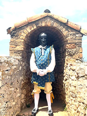 masque roi liberté fort royal