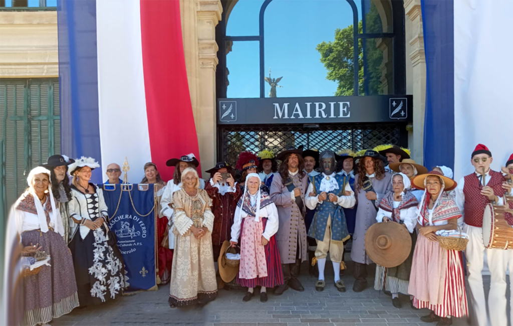 masque roi prisonnier louis XIV