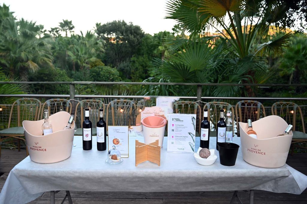 banquet tropicana flore vignobles scène